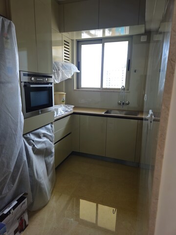 Bathroom in 1 BHK Apartment at Hiranandani Highland, Powai – for Rent