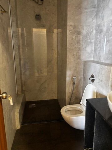 Bathroom in 4 BHK Apartment at Indiabulls Blu, Worli – for Rent