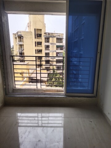 Room in 1.5 BHK Apartment at Drushti Sapphire, Ghatkopar East – for Rent