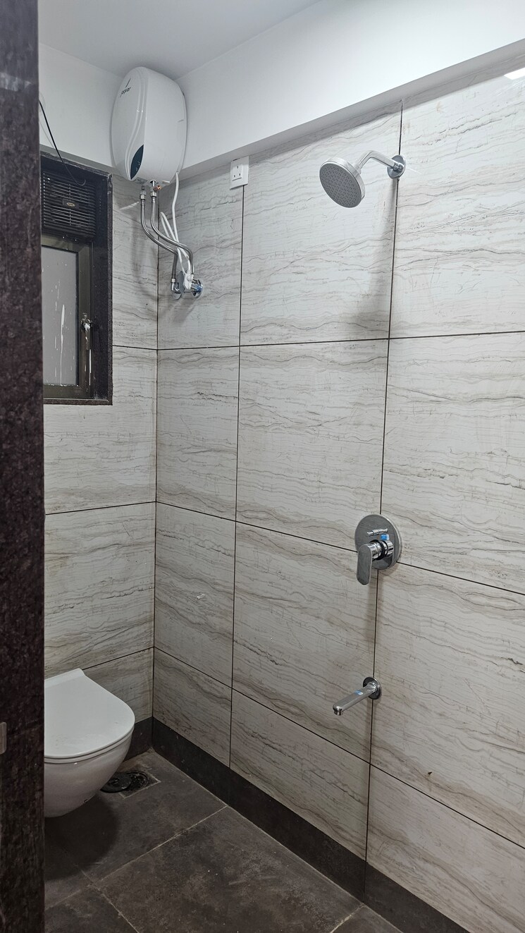 Bathroom, andheri west 1.5 Bedroom 495 Sq.Ft. Apartment In Andheri West Mumbai 8795040