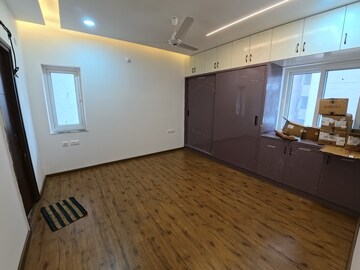 Room in 3 BHK Apartment at RNP 1, Kondapur – for Rent