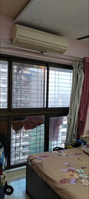 Room in 1 BHK Apartment at Ashray Jaswanti Woods, Mulund West – for Sale
