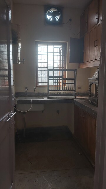 Kitchen in 2.5 BHK Builder Floor at Mayur Vihar – for Rent
