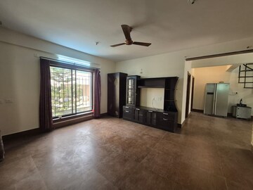 Room in 4 BHK Independent House at Hsr Layout – for Rent