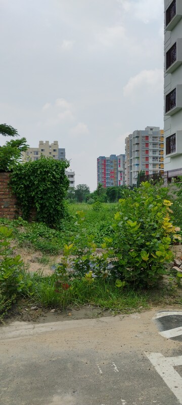  Plot For Sale in New Town
