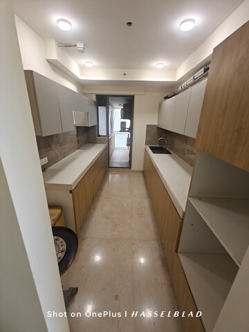 Building Lobby in 3 BHK Apartment at The Park Residency Andheri, Andheri West – for Rent