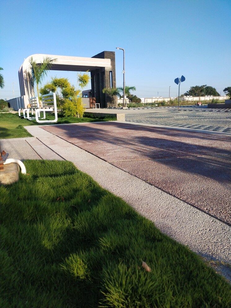 Garden, ab bypass road  800 Sq.Ft. Plot In Ab Bypass Road Indore 8795126