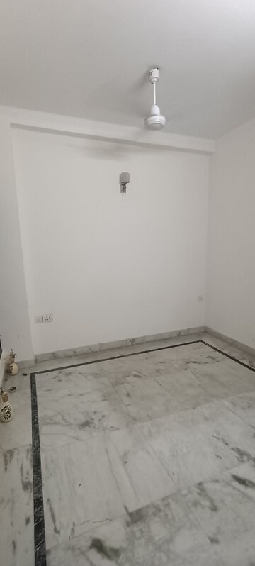 Room in 2.5 BHK Builder Floor at Kalkaji – for Rent