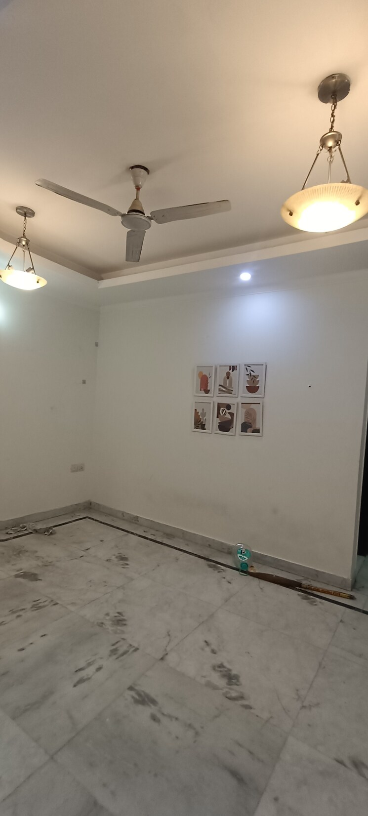 Room, kalkaji 2.5 Bedroom 950 Sq.Ft. Builder Floor In Kalkaji Delhi 8795129