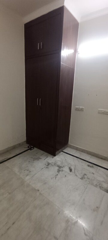 Room in 2.5 BHK Builder Floor at Kalkaji – for Rent