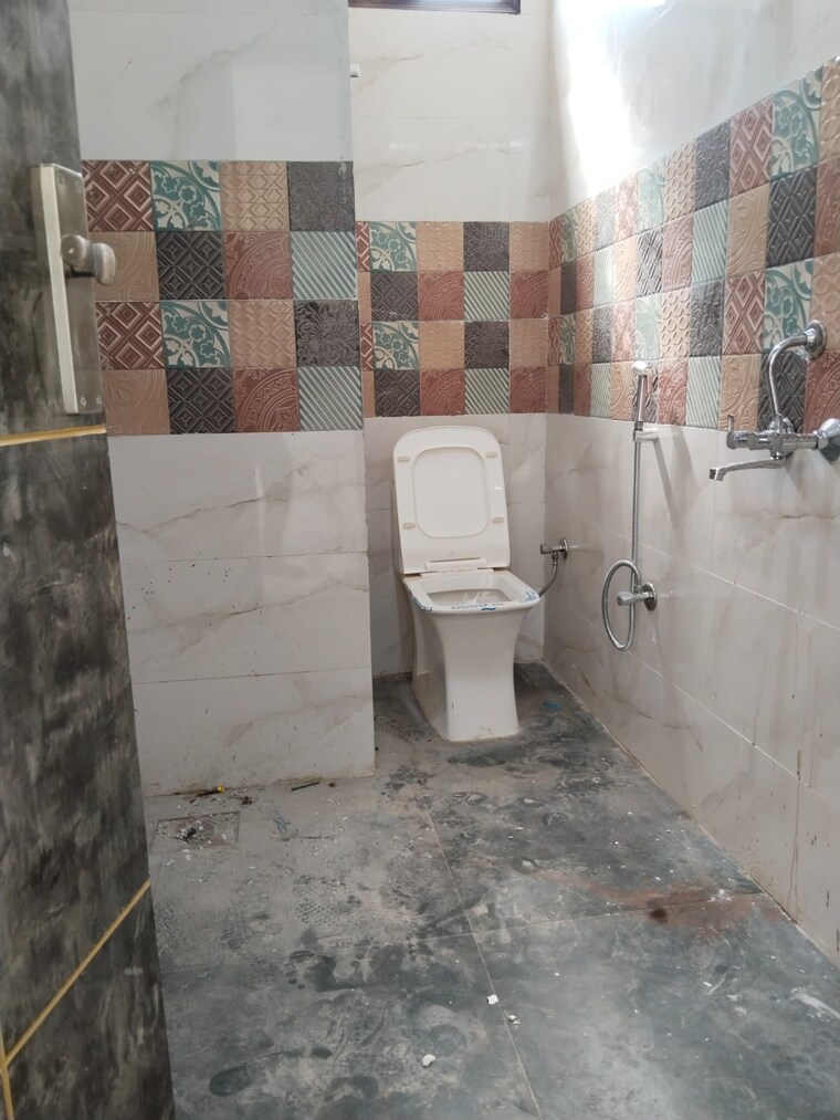Bathroom, saket 2 Bedroom 850 Sq.Ft. Builder Floor In Saket Delhi 8795142