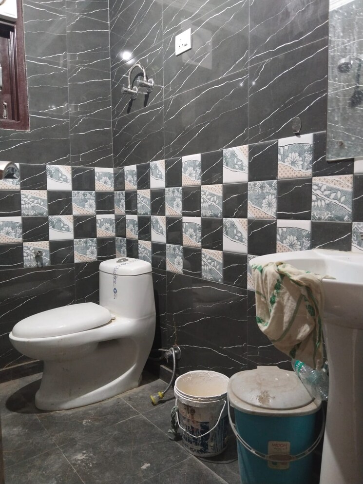 Bathroom, saket 1 Bedroom 450 Sq.Ft. Builder Floor In Saket Delhi 8795146