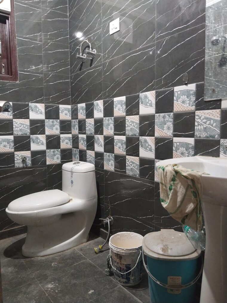Bathroom, saket 1 Bedroom 450 Sq.Ft. Builder Floor In Saket Delhi 8795146