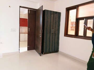 Room in 1 BHK Builder Floor at Saket – for Rent
