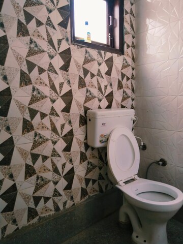 Bathroom in 1 BHK Builder Floor at Saket – for Rent