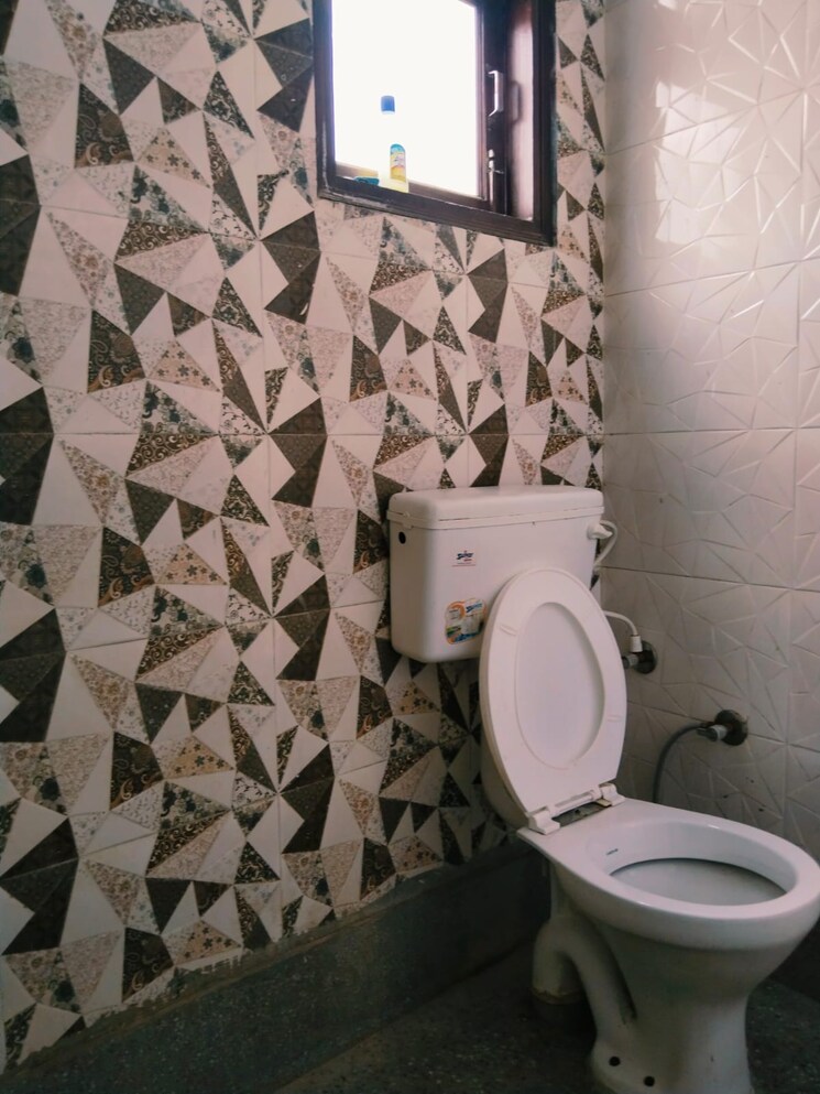 Bathroom, saket 1 Bedroom 450 Sq.Ft. Builder Floor In Saket Delhi 8795148