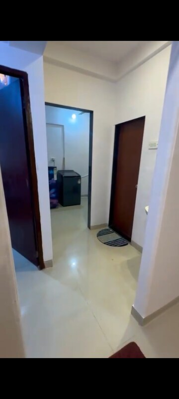 Room in 1 BHK Apartment at Suvidha Pratima CHS, Andheri East – for Rent