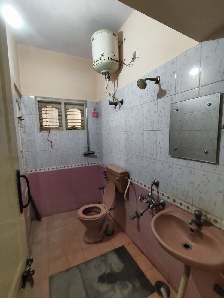 Bathroom, btm layout stage 2 2 Bedroom 1000 Sq.Ft. Builder Floor In Btm Layout Stage 2 Bangalore 8795160
