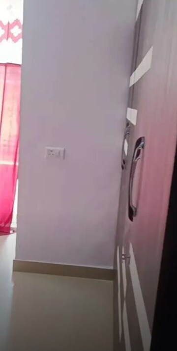 Room in 2 BHK Apartment at Gomti Nagar – for Rent