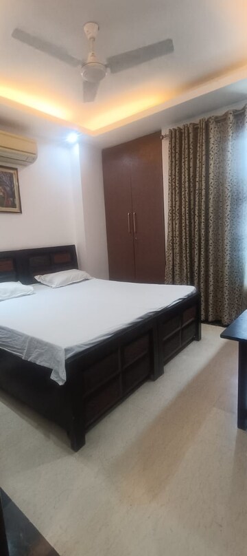 Bedroom in 3 BHK Builder Floor at Safdarjung Enclave – for Rent