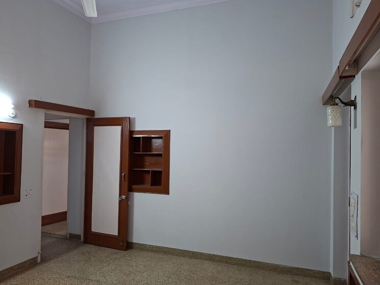 Room, green park 1 Bedroom 900 Sq.Ft. Builder Floor In Green Park Delhi 8795180