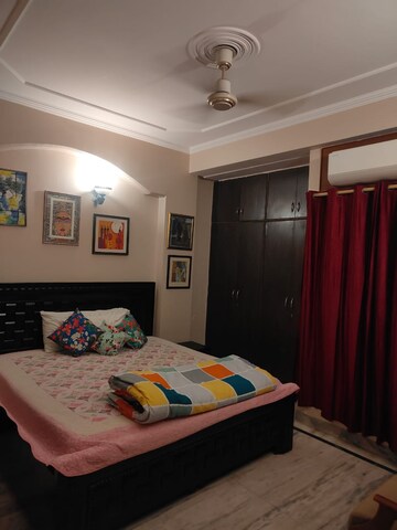 Bedroom in 2 BHK Builder Floor at Veera Safdarjung Enclave, Safdarjung Enclave – for Rent