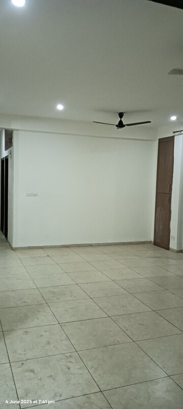 Room in 3 BHK Apartment at Sushma Crescent, Dhakoli – for Rent
