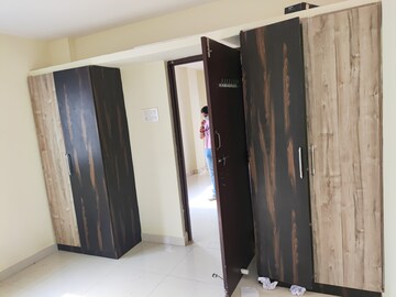 Room in 2 BHK Apartment at Alkapuri – for Rent
