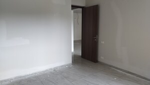 Room in 3 BHK Apartment at Hi Tech City – for Sale