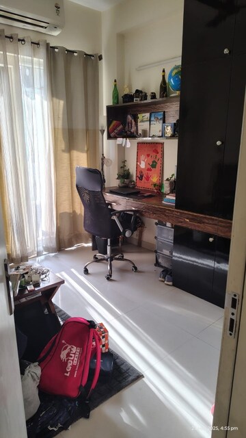 Master Bedroom in 2 BHK Apartment at Pioneer Park Phase 1, Sector 61 – for Rent