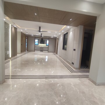 Building Lobby in 4 BHK Builder Floor at Unitech Woodstock Floors, Sector 50 – for Sale
