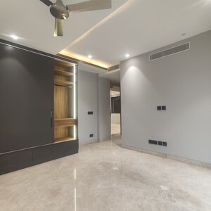 Furnished Amenities in 4 BHK Builder Floor at Unitech Woodstock Floors, Sector 50 – for Sale