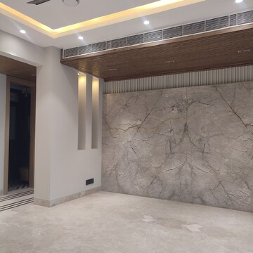 Bathroom in 4 BHK Builder Floor at Unitech Woodstock Floors, Sector 50 – for Sale
