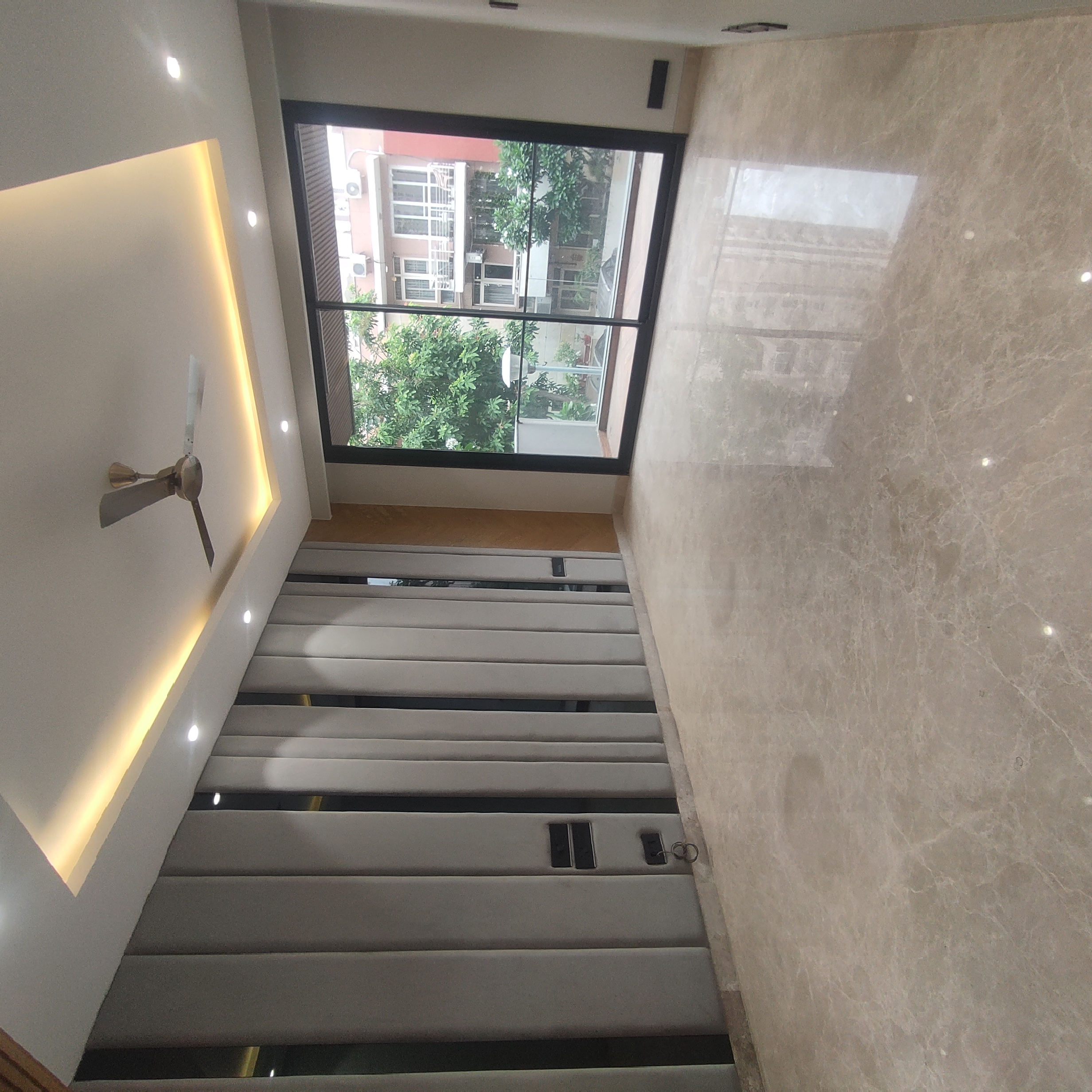 4 BHK + Pooja Room,Servant Room,Study Room Builder Floor For Sale in Unitech Woodstock Floors