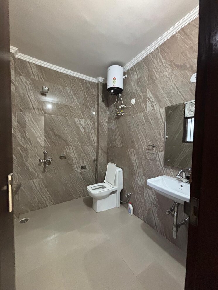 Bathroom, sector 45 2 Bedroom 1349 Sq.Ft. Builder Floor In Sector 45 Gurgaon 8795248