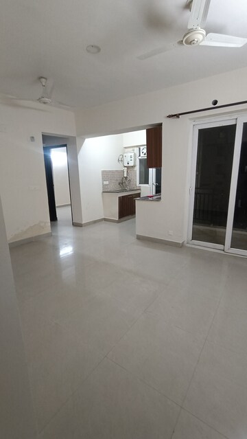Room in 2 BHK Apartment at Sethi Max Royale, Sector 76 – for Rent