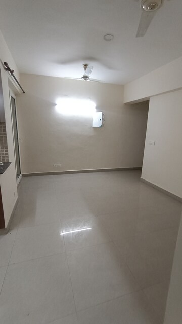 Room in 2 BHK Apartment at Sethi Max Royale, Sector 76 – for Rent