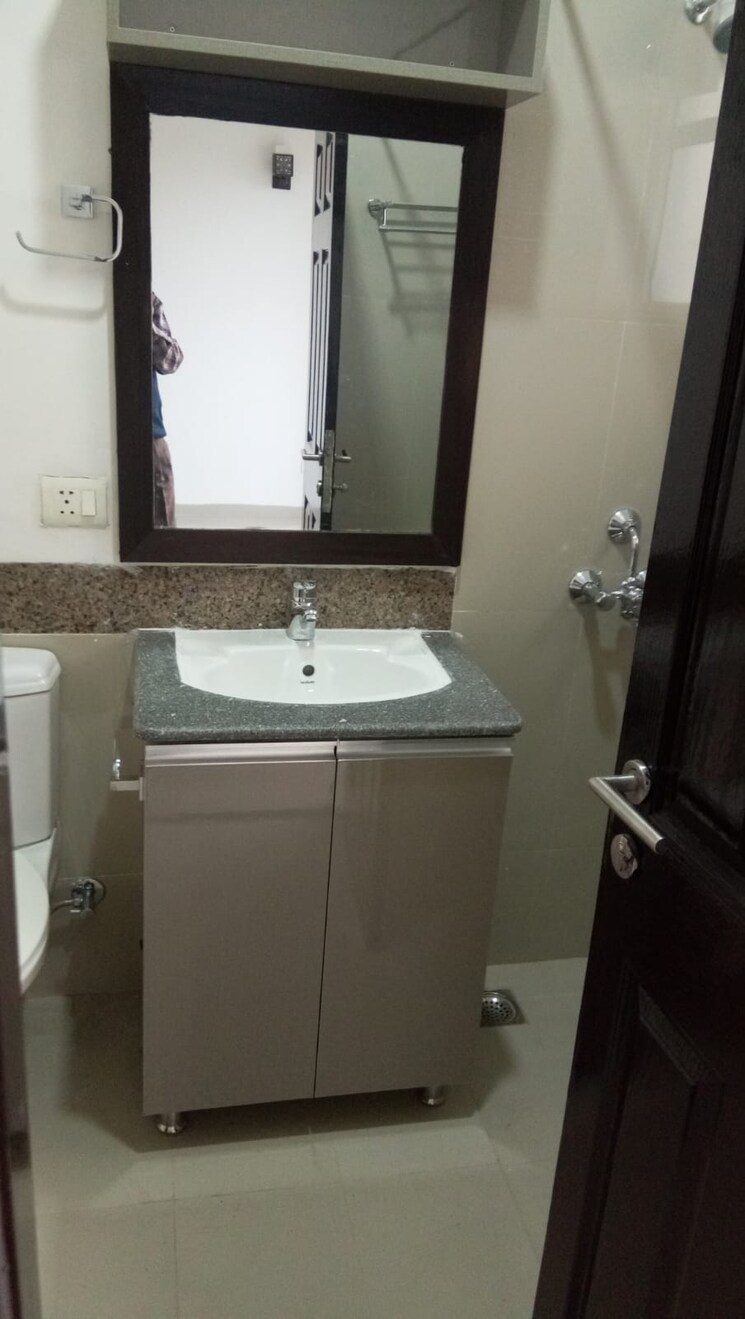 Bathroom, m3m-golf-estate 3.5 Bedroom 3015 Sq.Ft. Apartment In Sector 65 Gurgaon 8795275