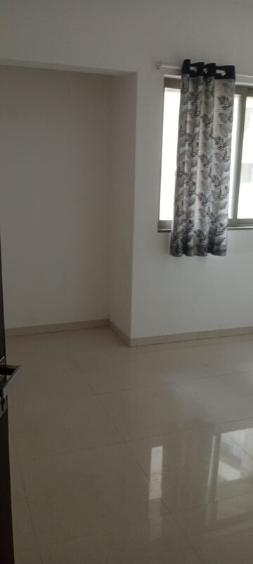 Room in 1 BHK Apartment at Ashar Edge, Pokhran Road No Two – for Rent