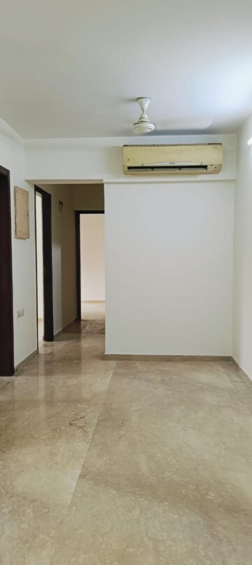 Room in 2 BHK Apartment at Satellite Royale, Goregaon East – for Rent