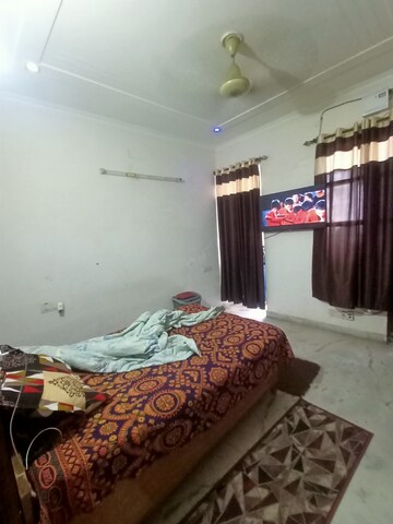Bedroom in 2 BHK Independent House at Sector 17 – for Rent