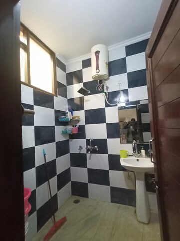 Team Area in 2 BHK Independent House at Sector 17 – for Rent