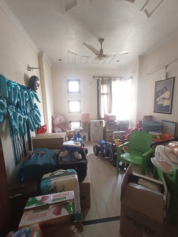 Team Area in 2 BHK Independent House at Sector 17 – for Rent