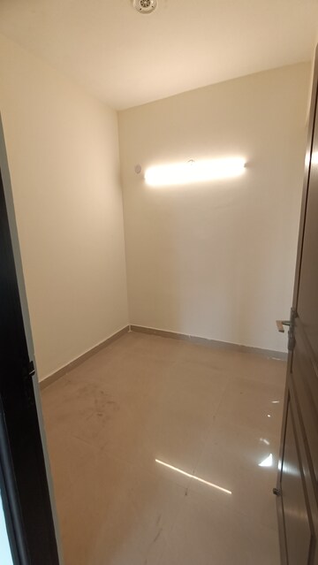 Room in 2 BHK Apartment at Sethi Max Royale, Sector 76 – for Rent