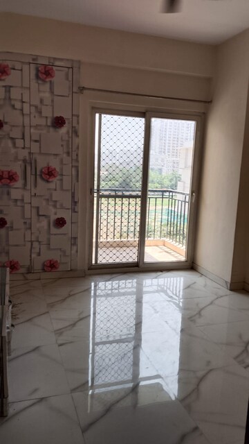 Room in 3 BHK Apartment at Mahagun Mywoods, Sector 16c Greater Noida – for Rent