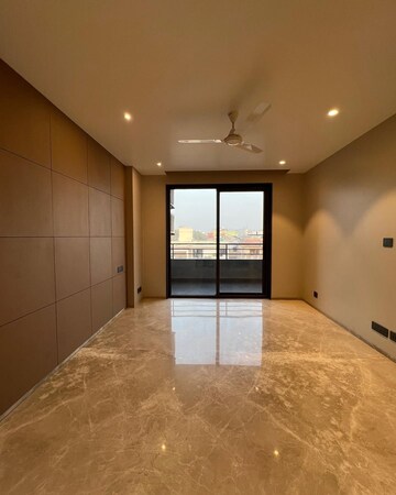 Room in 4 BHK Apartment at Baner – for Sale