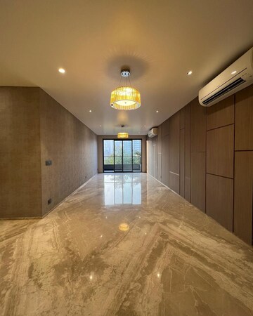 Room in 4 BHK Apartment at Baner – for Sale