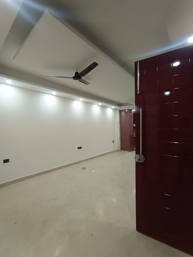 Room, navbharat-apartments 3 Bedroom 1450 Sq.Ft. Apartment In Paschim Vihar Delhi 8795369