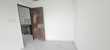 Room in 2 BHK Apartment at Level The Residences, Andheri West – for Rent