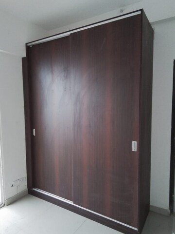 Room in 2 BHK Apartment at Sector 16c Greater Noida – for Rent